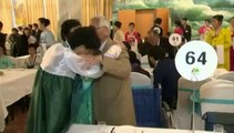 Séparés depuis des décennies, des Sud-Coréens rencontrent leur famille nord-coréenne