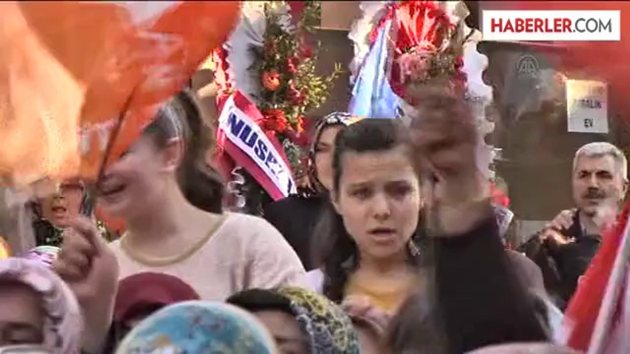 Bakan Çelik, Bahçe ilçesinde seçim bürosu açtı -