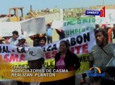 Agricultores de la provincia de Casma realizaron un plantón frente a las oficinas de la sub región pacifico para exigir el reinicio de las obras del canal Huaca Tabón que se encuentran paralizadas más de dos meses.