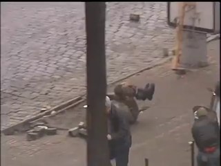 Kiev : Des manifestants se font tirer dessus