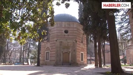 Ziyaretçiler, Şehzade Mustafa'nın Türbesine Akın Ediyor