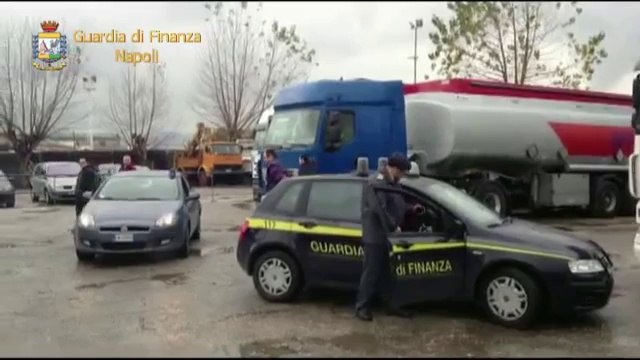 Afragola (NA) - Operazione della gdf contro il contrabbando di gasolio (20.02.14)