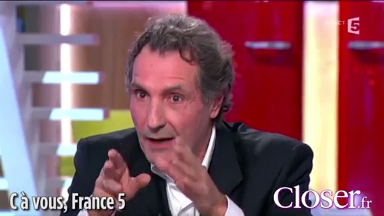 Jean-Jacques Bourdin tacle Claire Chazal : "Ce n'est pas une intervieweuse politique"
