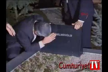 Tahliye olan Hilmioğlu oğlunun mezarını ziyaret etti