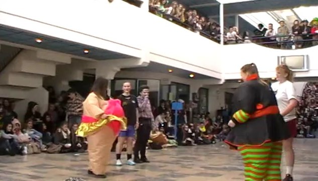 VESOUL : NELSON MANDELA ET STROMAE AU CARNAVAL DU LYCÉE DES HABERGES