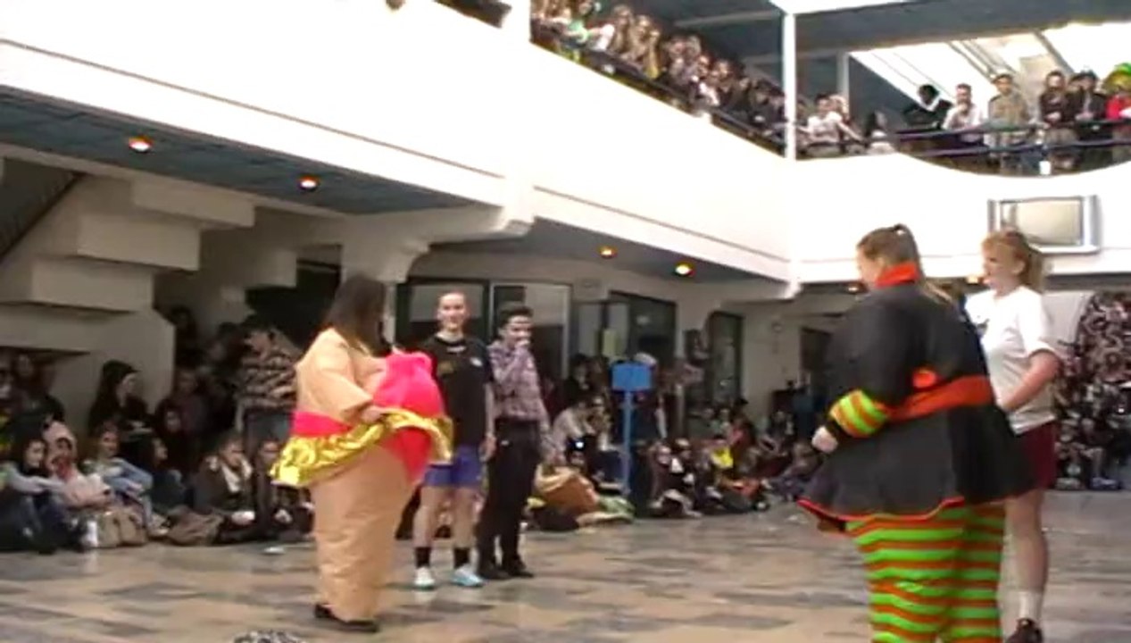 VESOUL : NELSON MANDELA ET STROMAE AU CARNAVAL DU LYCÉE DES HABERGES