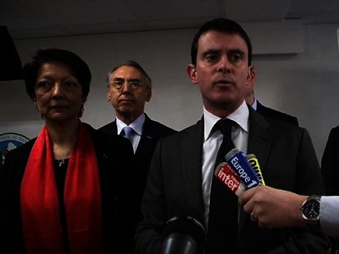 Saisie record de drogue: Valls félicite les enquêteurs à Nanterre - 21/02