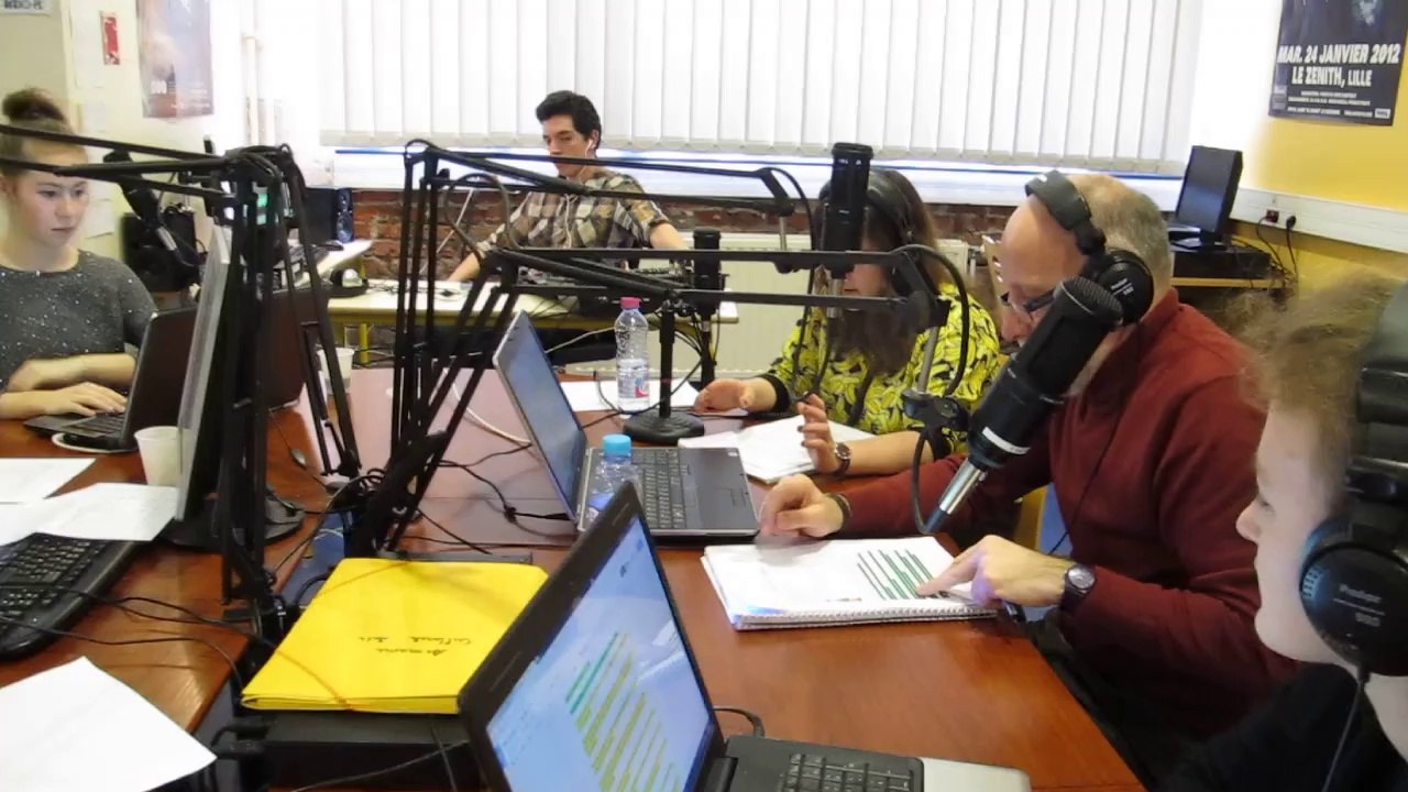 Sur le plateau de Radio FL au lycée Gustave-Eiffel d'Armentières