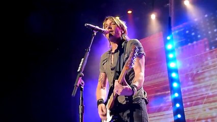 Lindsay Ell - "Hey, This Is My Single"