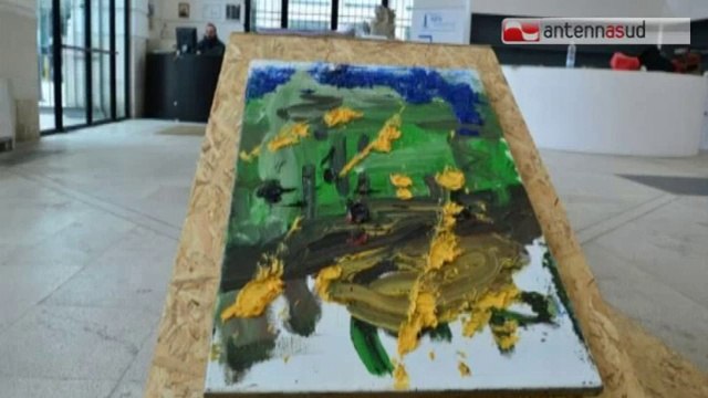 TG 21.02.14 Opere d'arte nella spazzatura. Donna delle pulizie: Sono triste ma non pentita