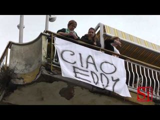 Casalnuovo (NA) - I funerali del commerciante suicida: "L'hanno ucciso" -2- (21.02.14)