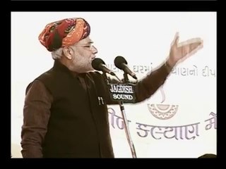 Narendra Modi:Anyone can become a pilot_ CM