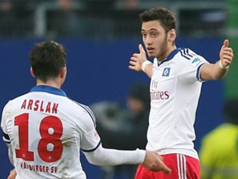 Le coup franc venu d'ailleurs signé Çalhanoğlu !