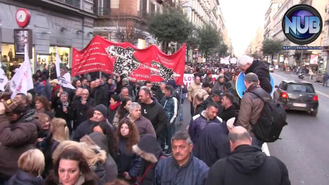 Precari Bros, corteo pacifico in centro città