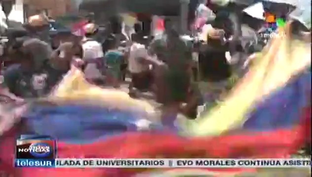 Miles de venezolanas lanzan un grito de paz a opositores