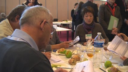 Salon de l'agriculture : Stéphane Le Foll visite le concours général agricole des produits