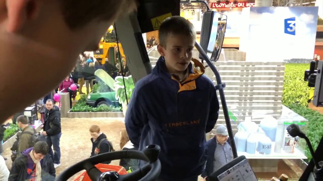 SIA 2014 : Visite de la cabine d'une moissonneuse