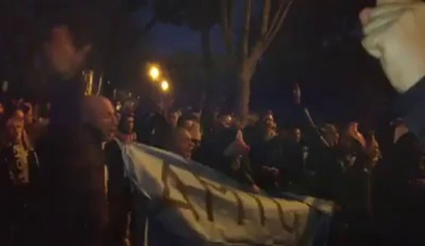 CORTEO LAZIALI - TIFOSI TRAVESTITI DA SUINI AMICI DI LOTITO