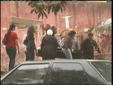 Morto Levanta Susto no Cemitério - Pegadinha -  Programa Silvio Santos