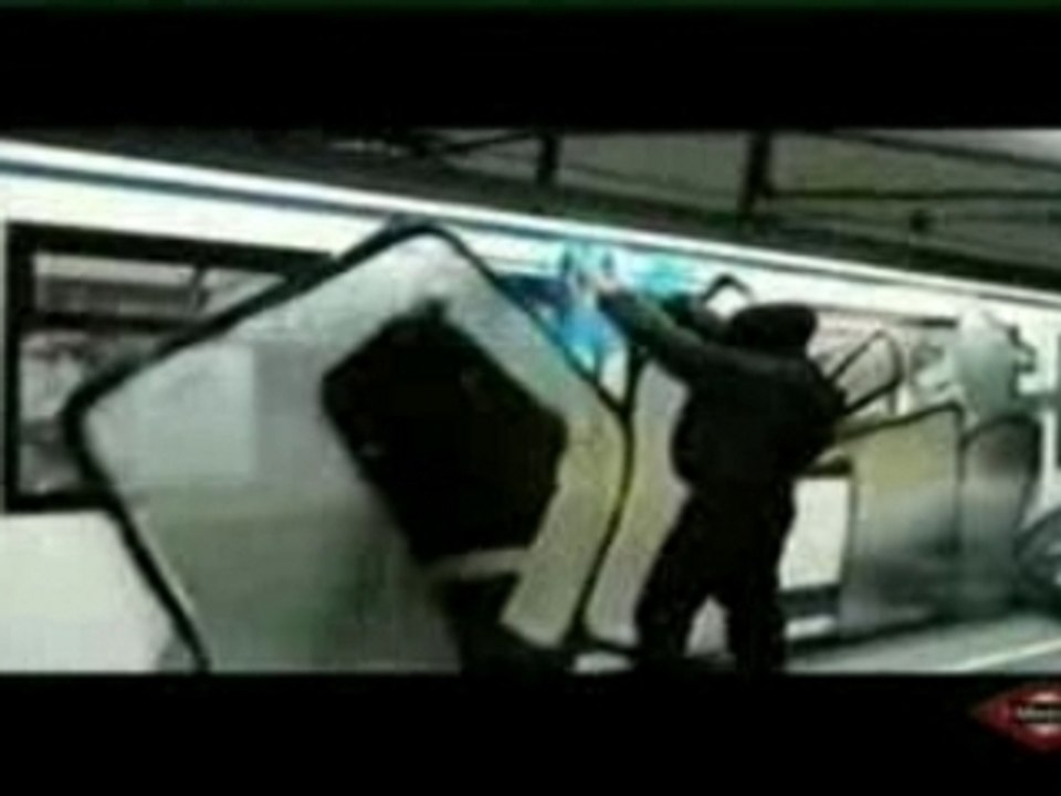 Graffiti on metro