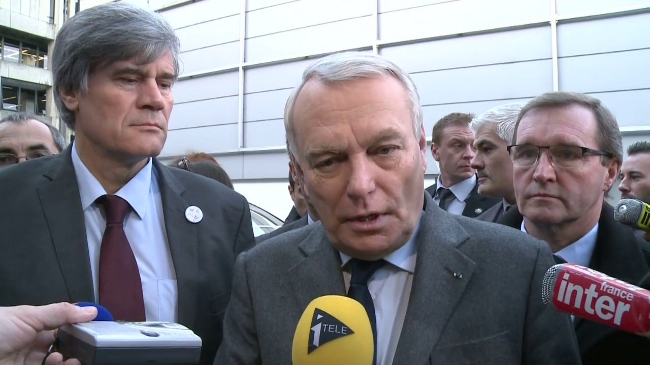 Ayrault interrogé sur les Verts: "on a besoin d...