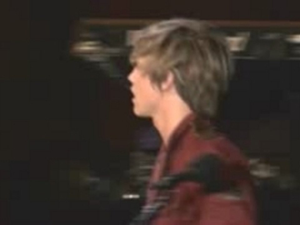 Jesse McCartney 2k5 LIVE She's No You