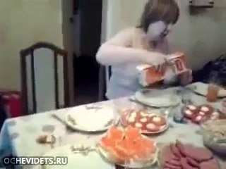 How not to open a champagne bottle... FAIL!