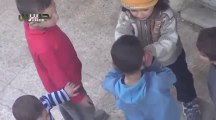 Herkes Bu Videoyu Konuşuyor Ekmeğini Paylaşan Suriyeli Kızı İzlerken Gözyaşlarınızı Tutamayacaksınız