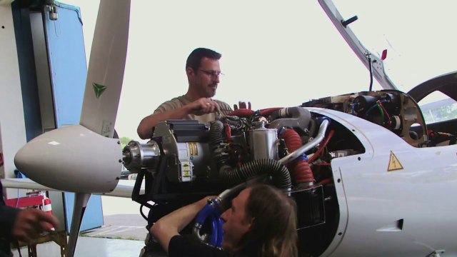 Airplane powered by 2nd generation serial hybrid electric drive