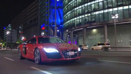 Скачать видео: AUDI R8 e tron Driving Scenes