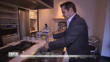 Le directeur d’Archos casse un smartphone censé être étanche