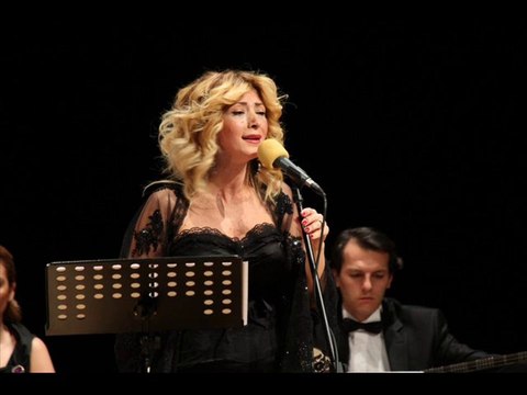 Elif Güreşçi - Ayrılık Ümitlerin Ötesinde Bir Şehir