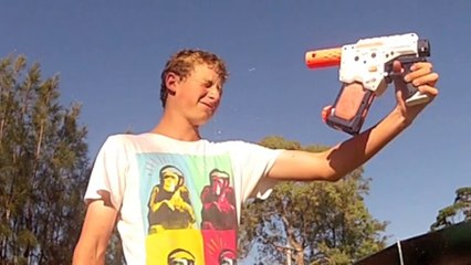 GoPro HD Hero 2 120fps - Smashing Water balloons!