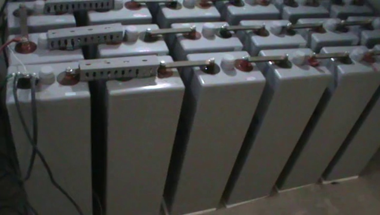 Solar 48 volt battery bank using 2 volt cell