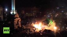 Video: Kiev police fire water cannon at rioters throwing petrol bombs, storm barricades