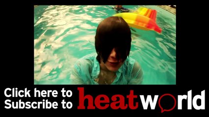 5 Seconds of Summer tuck into some Fish Sticks...did not go down well