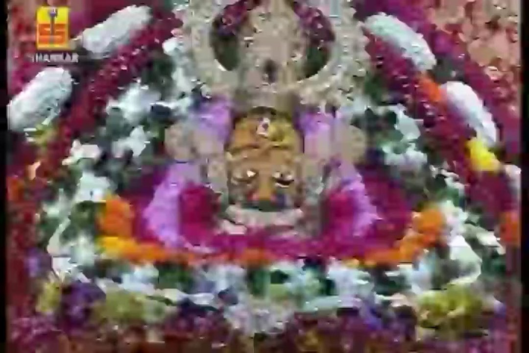 Pili Lugdi Lambo Ghunghat "Superhit Rajasthani Devotional Song"