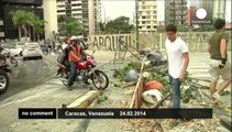Venezuela: demonstrators block main roads in capital