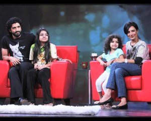 Who was not impressed by Farhans six pack abs