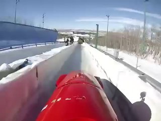 Descente en bobsleigh avec une GoPro