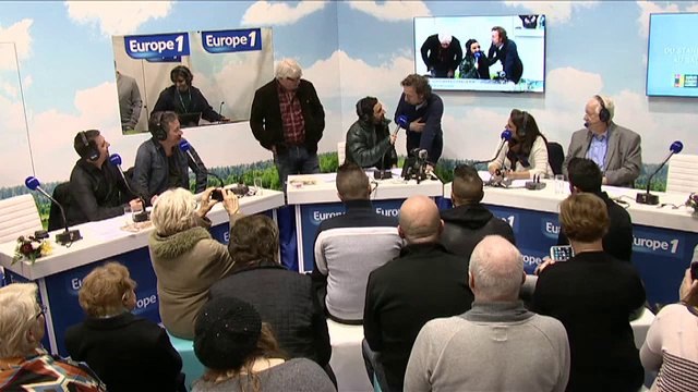 Cyril Hanouna accueille Stéphane Bern sur Europe 1