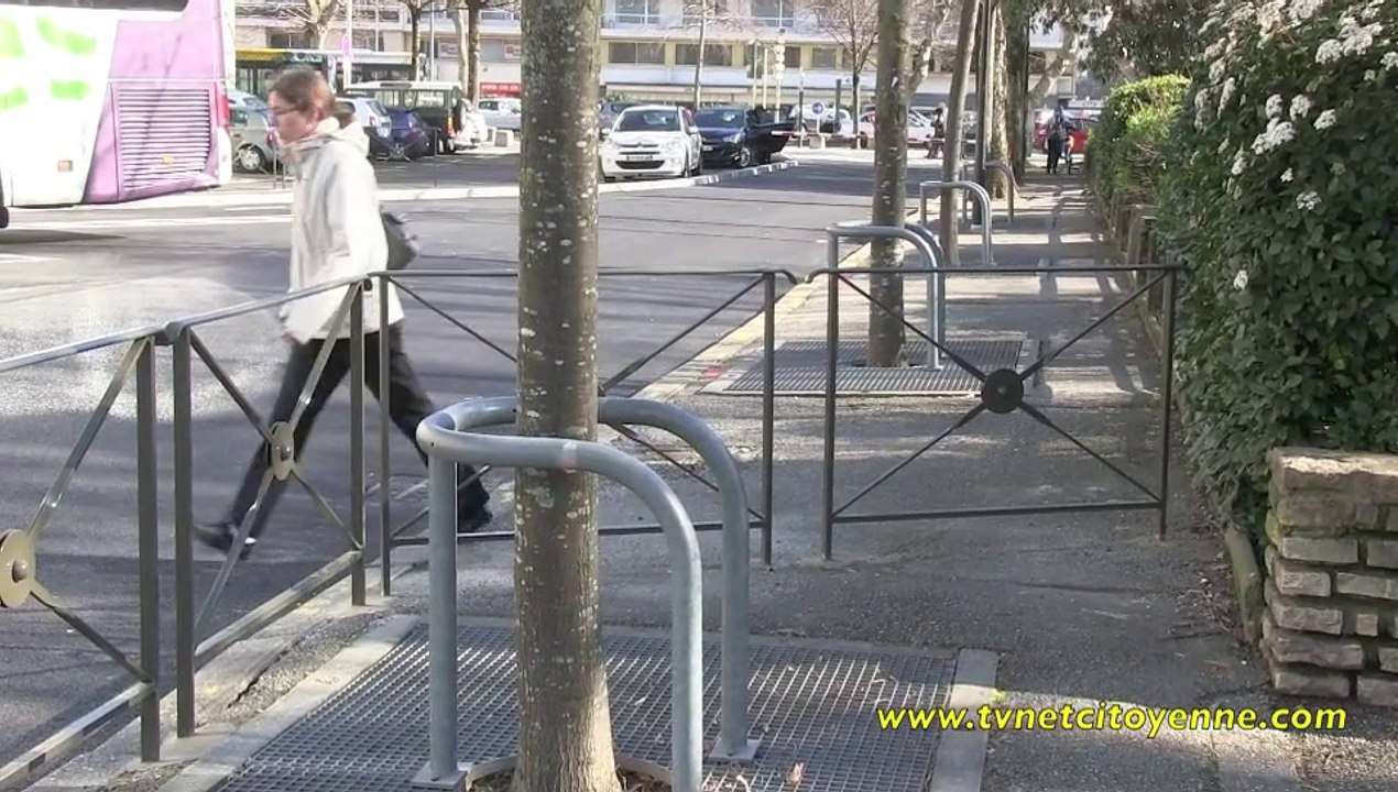 "Libérez les trottoirs"
