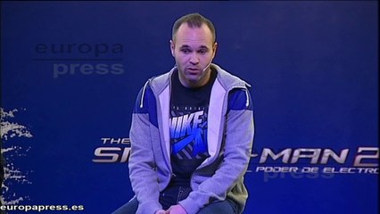 Iniesta defiende a Tata y espera que pase el caso Neymar