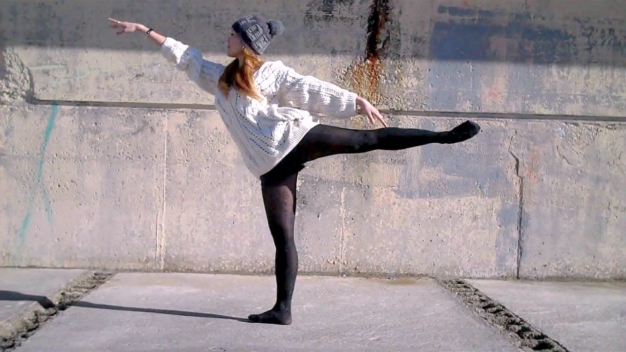 Elle danse avec grâce !