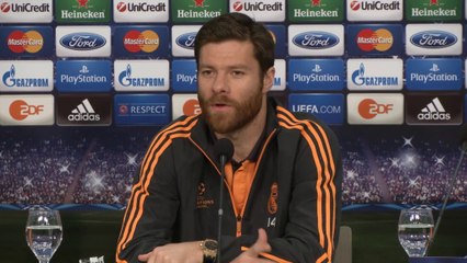 Xabi Alonso ve bien a Cristiano Ronaldo