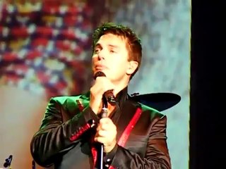 John Barrowman singing you raise me up 20.10.11 Brentwood