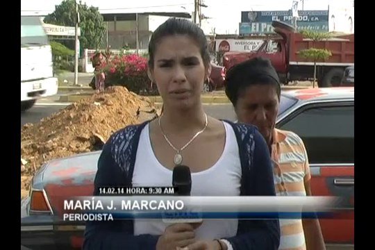Habitantes de Barrio Nuevo I hacen un llamado a la alcaldía para que resuelva problema de hueco ubicado en la intercomunal y los samanes