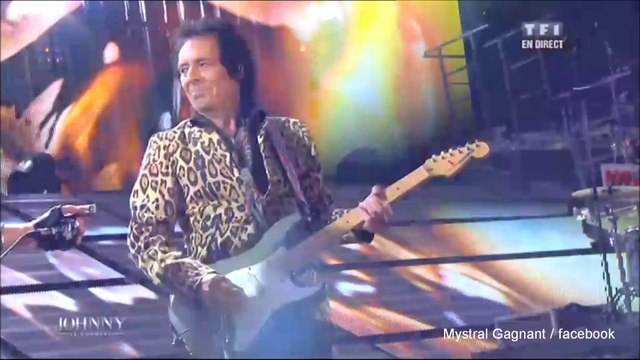 Que je t'aime & Allumer le feu Johnny Hallyday tf1 en direct Paris Bercy 15 juin 2013