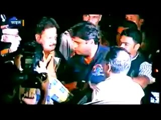 IPL Spot Fixing Vindu Dara Singh Grabbed with Video camera.