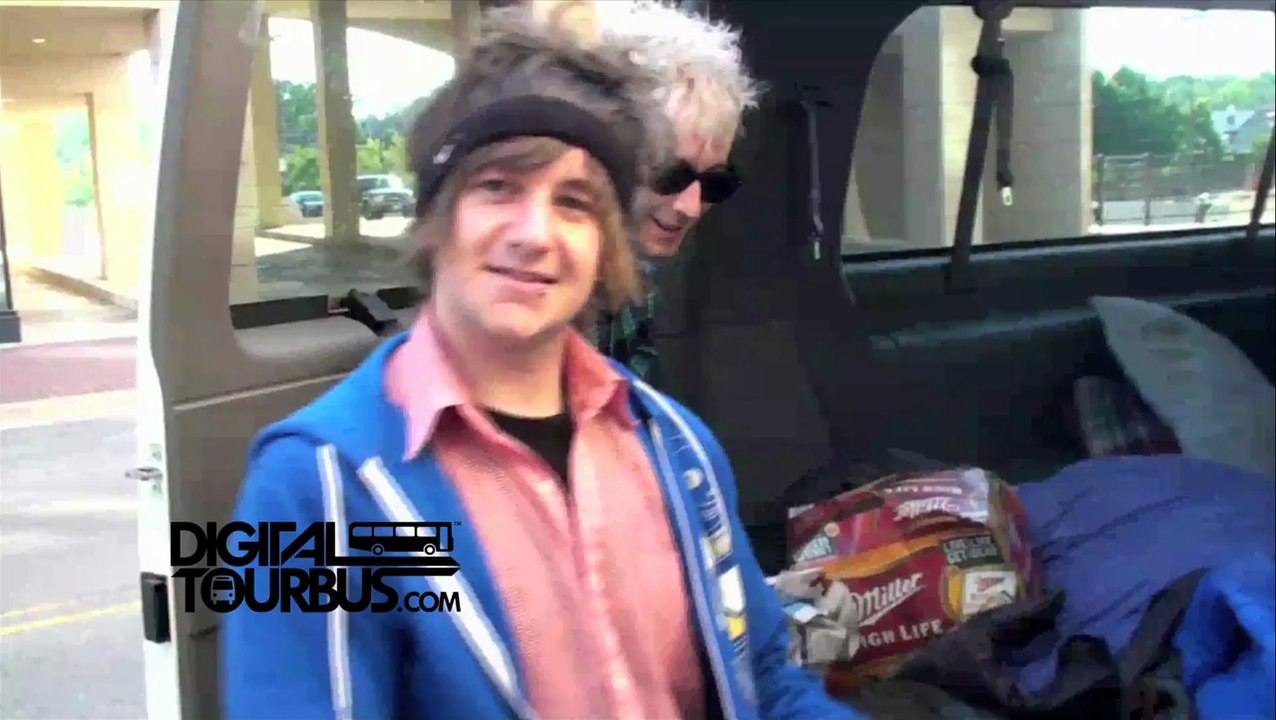 Kill Paradise - BUS INVADERS Ep. 135
